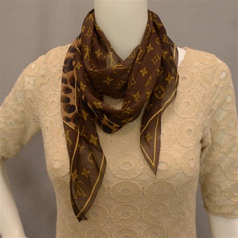 louis vuitton silk head scarf cheap|Louis Vuitton silk scarf bandana.